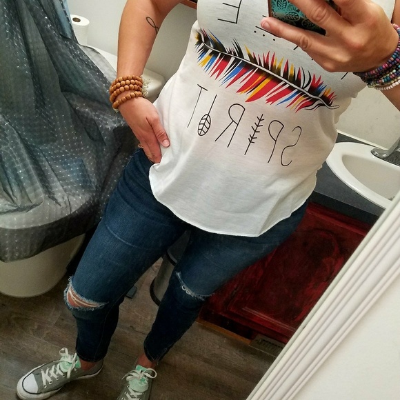 Last, size medium. - Picture 6 of 6