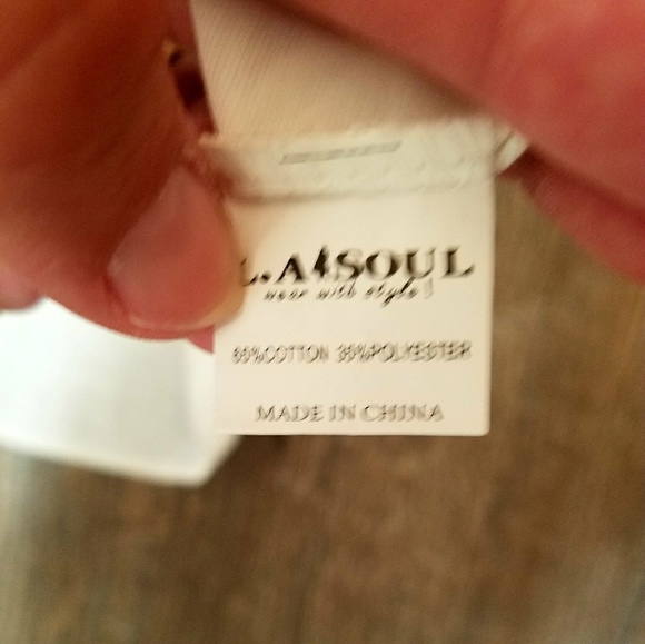 Last, size medium. - Picture 3 of 6