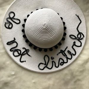 Floppy Beach Hat "Do Not Disturb"