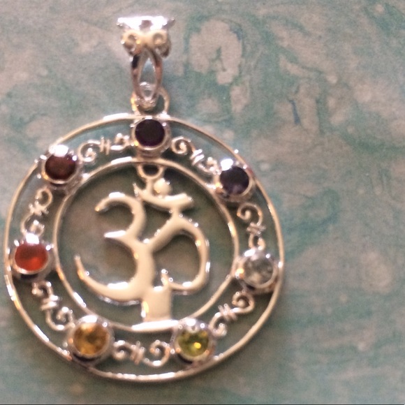 ✅REDUCED ‼️‼️SANSKRIT OM AUM CHAKRA SILVER - Picture 3 of 7