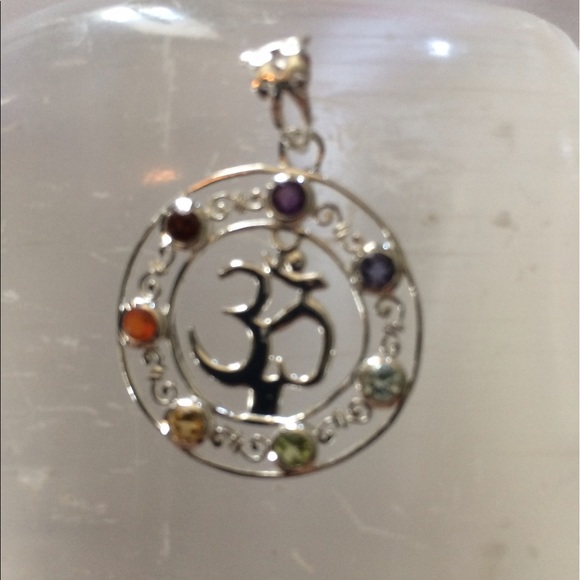 ✅REDUCED ‼️‼️SANSKRIT OM AUM CHAKRA SILVER - Picture 5 of 7