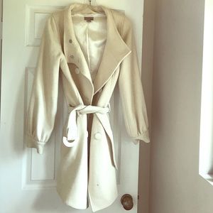 H&M size 6 cream belted coat