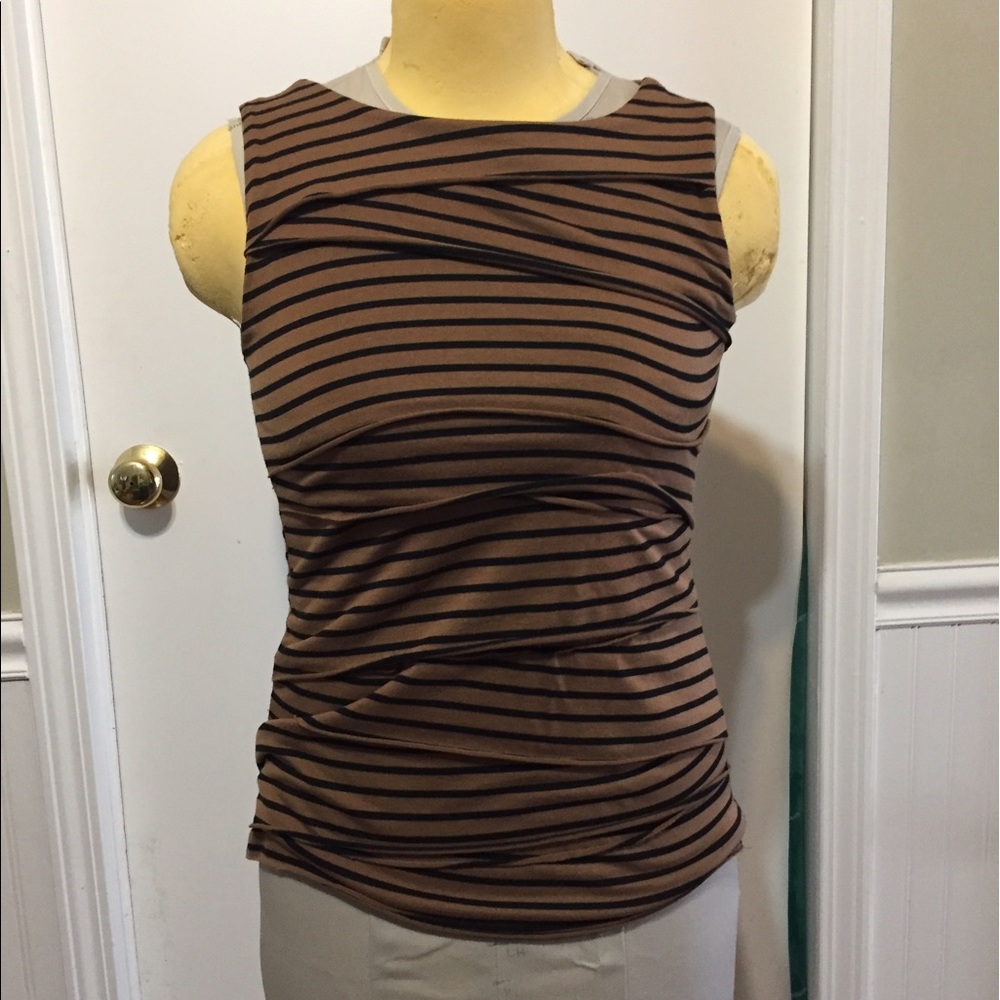 Sleeveless knit top
