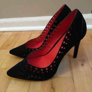 Brand new Mia black pumps size 8