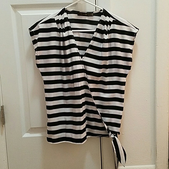 Fabulous Versatile The Limited blouse - Picture 2 of 5