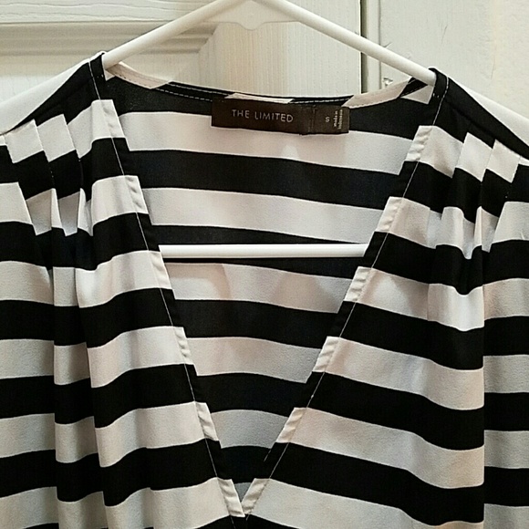 Fabulous Versatile The Limited blouse - Picture 3 of 5