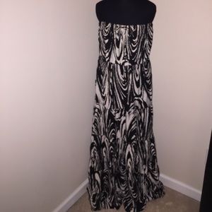 Black and white long maxi dress