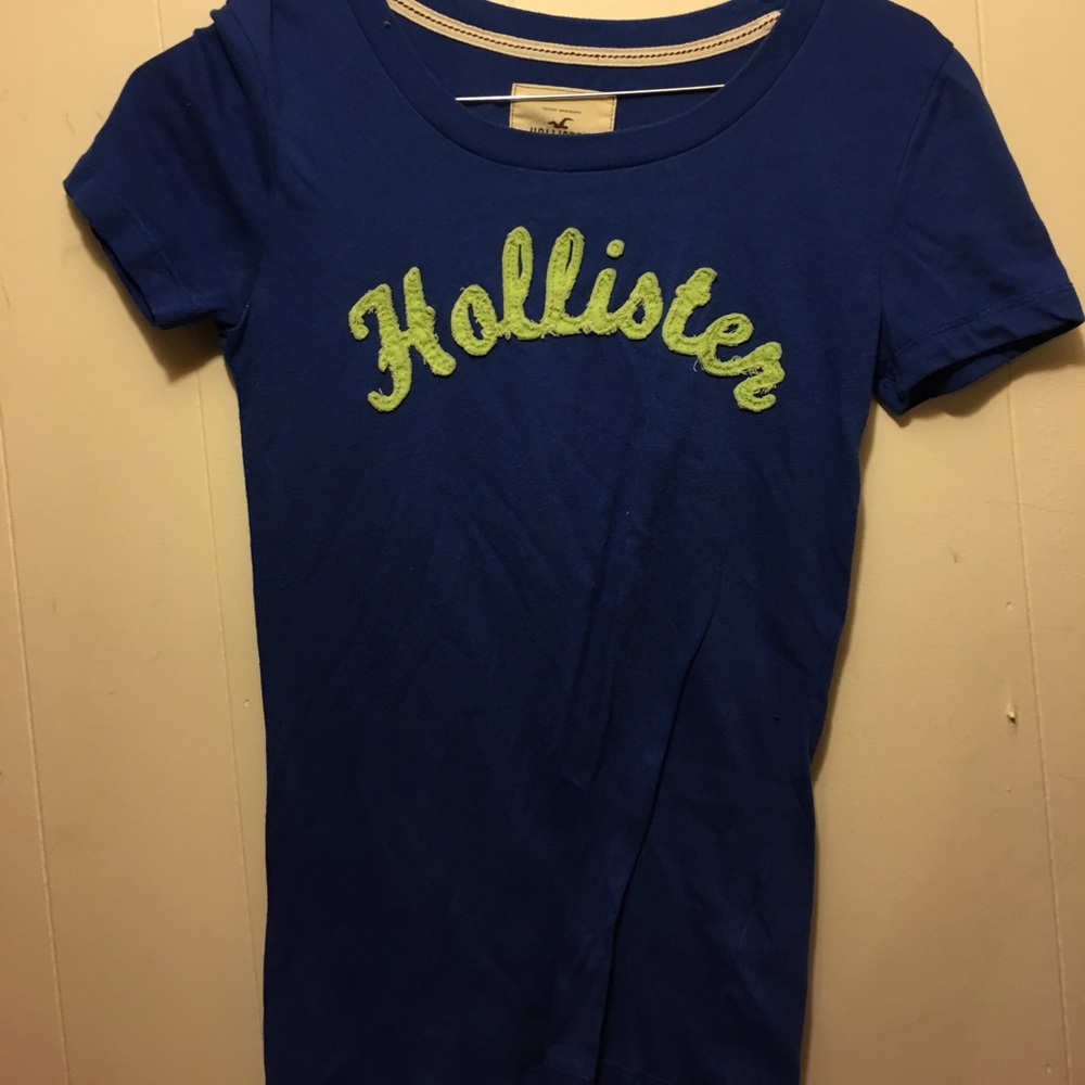 Hollister Graphic Tee