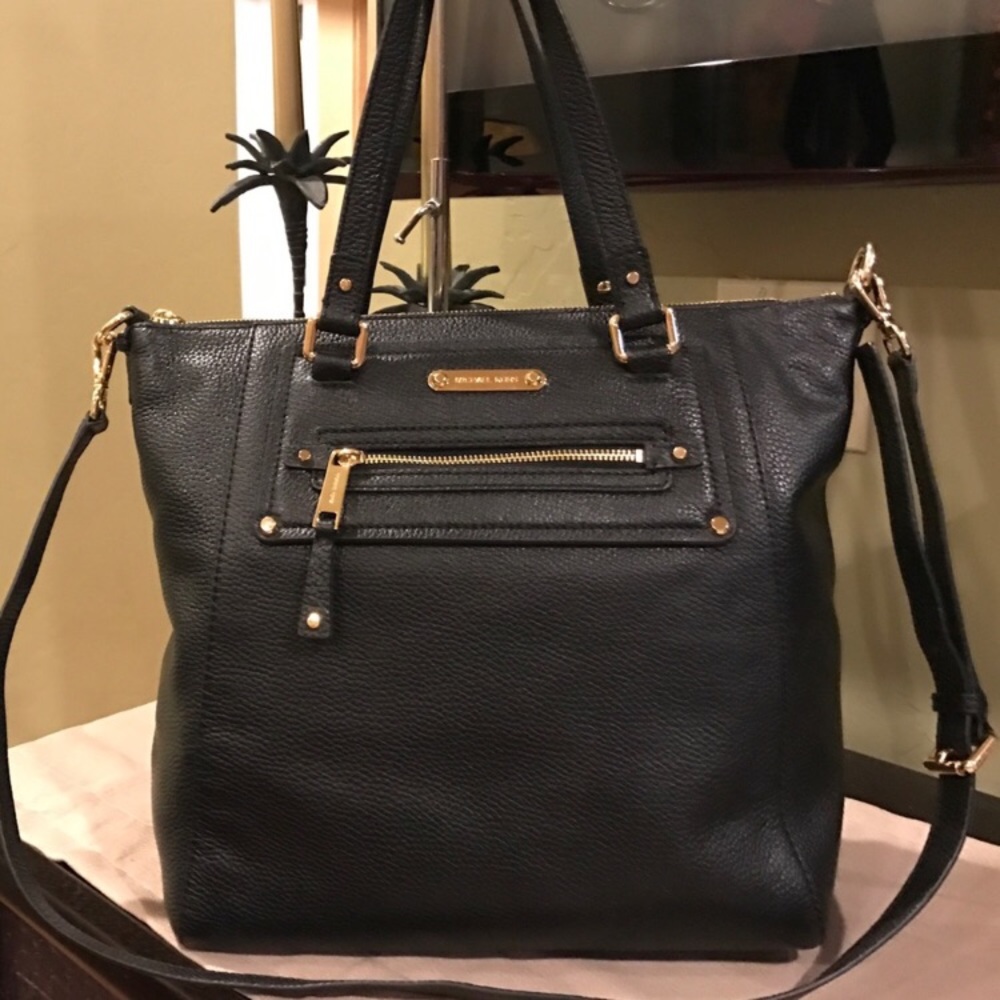 ISO. This purse.
