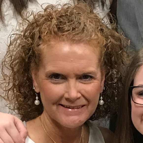 Meet your Posher, Stephanie - Picture 1 of 1