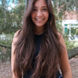 Meet your Posher, Daniela