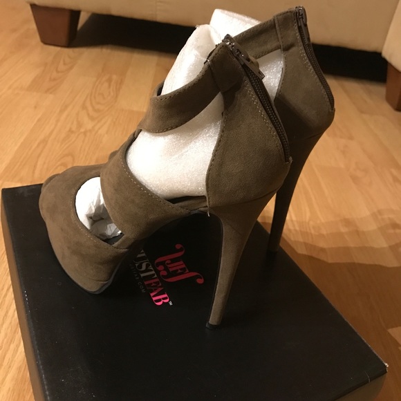 JustFab Astra Taupe Heels - Picture 8 of 8