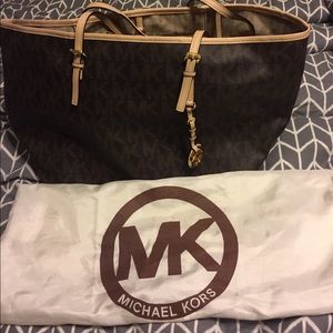 Michael Kors hand bag
