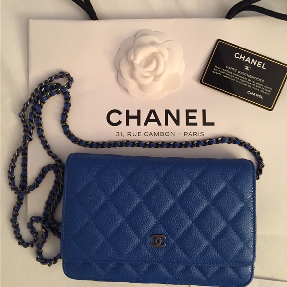 chanel cross body wallet