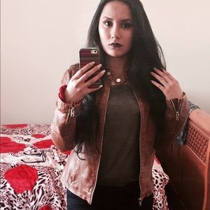 Meet your Posher, Janelle