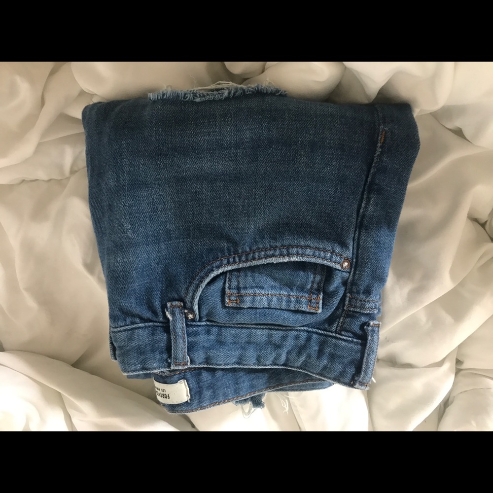 Ripped boyfriend jeans✨