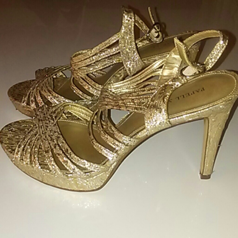 ⚡Sale!⚡Golden strapy heels sz. 6.5