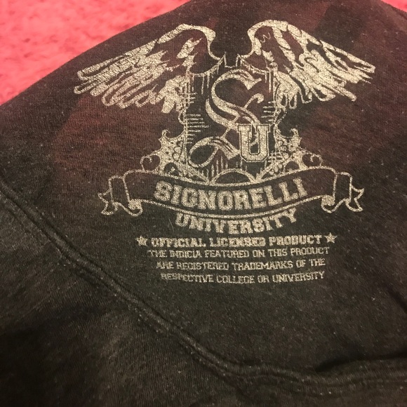 University of Iowa shirt - Picture 2 of 2