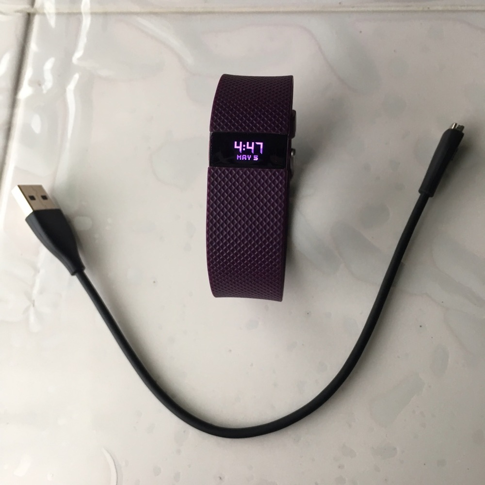 Fitbit Charge HR - Like NEW (small)
