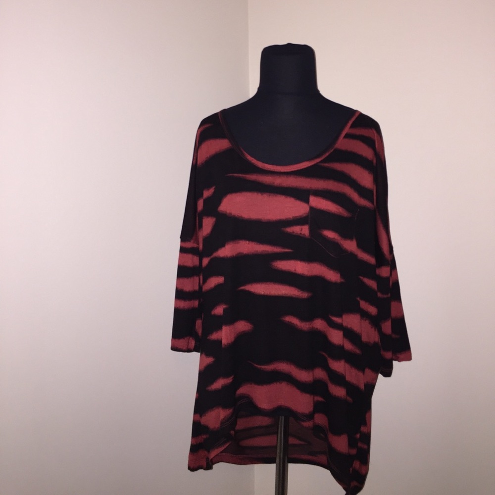 Black and red high low top