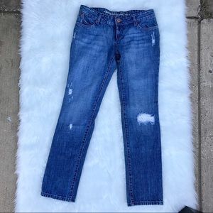 Distressed skinny jeans