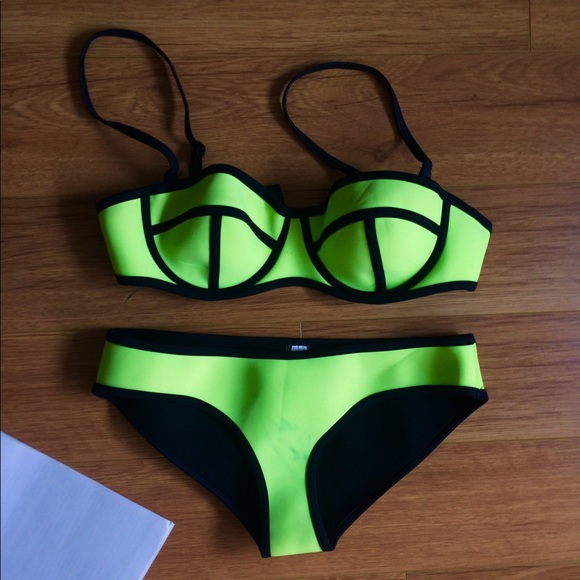 Triangl Las Vegas Lights bikini dupe - Picture 2 of 2