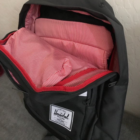 Brand new, still with tags, Herschel backpack - Picture 5 of 5
