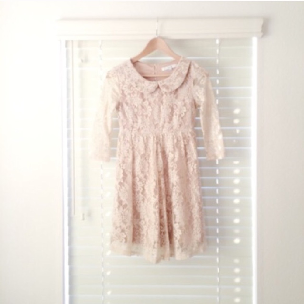 Cute blush lace dress with Peter Pan collar - Picture 1 of 2