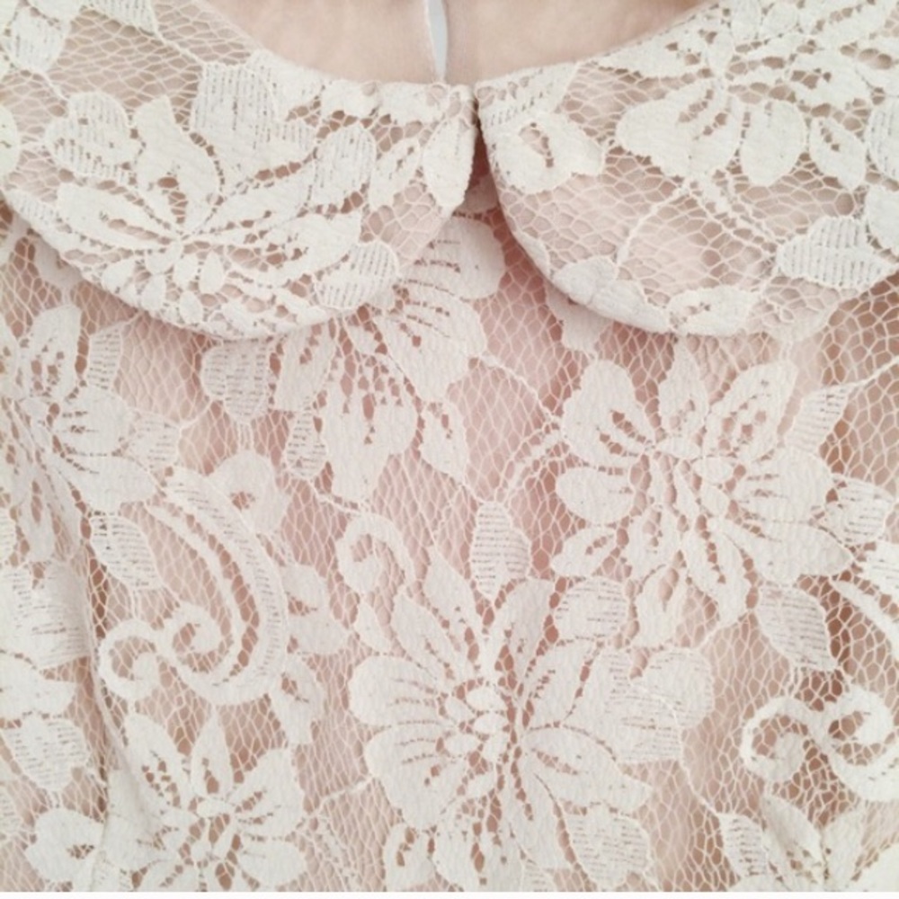 Cute blush lace dress with Peter Pan collar - Picture 2 of 2