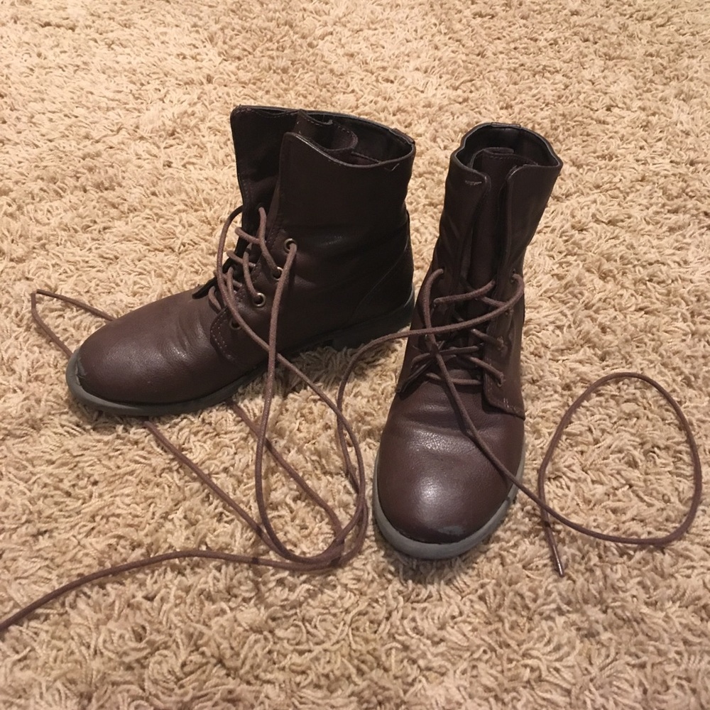 combat boots