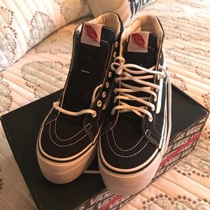 Vans SK8-HI Black and white