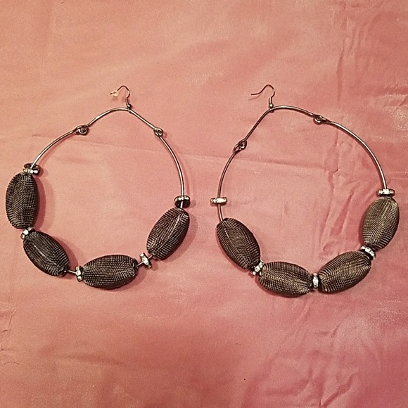 Earrings - Picture 1 of 3