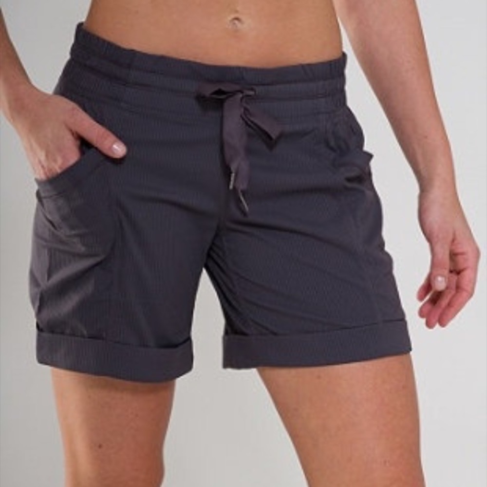 Lululemon do it all shorts - size 6. EUC