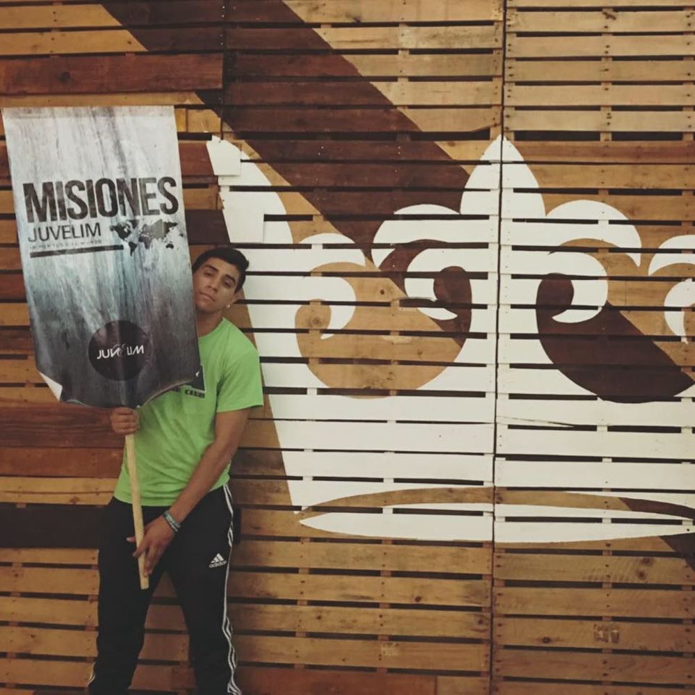 Meet your Posher, Cesar