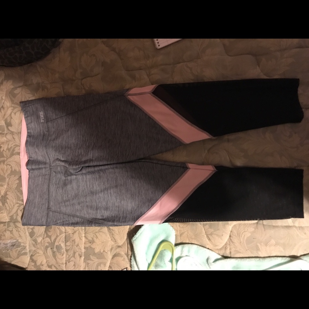 Ultimate leggings VS PINK