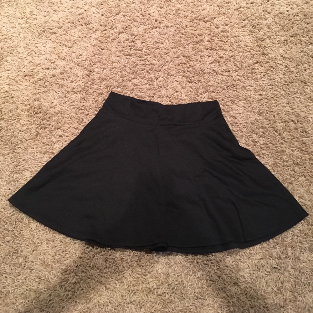 black skater skirt