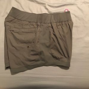 Athleta Size Large Gray Shorts