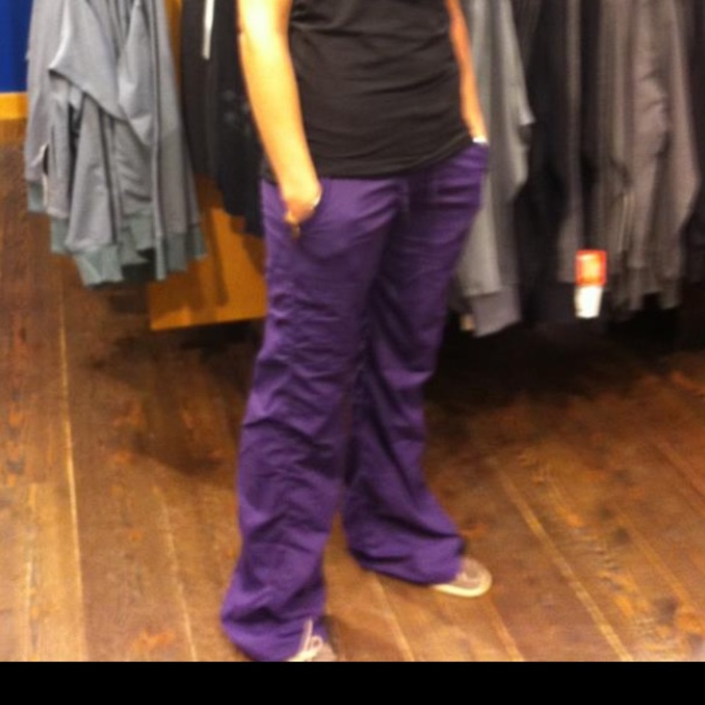 Lululemon studio pants size 6. Concord grape. EUC