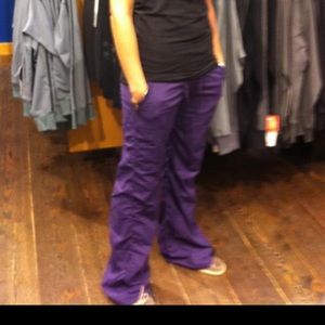 Lululemon studio pants size 6. Concord grape. EUC