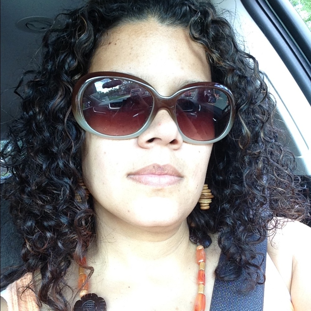 Meet your Posher, Daila