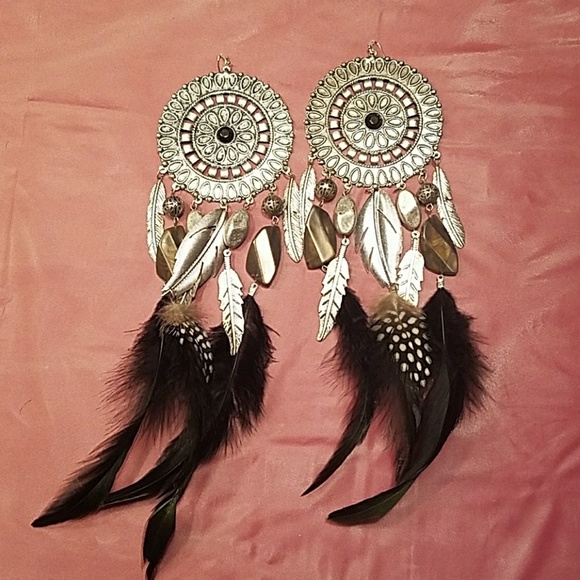 Earrings - Picture 1 of 3