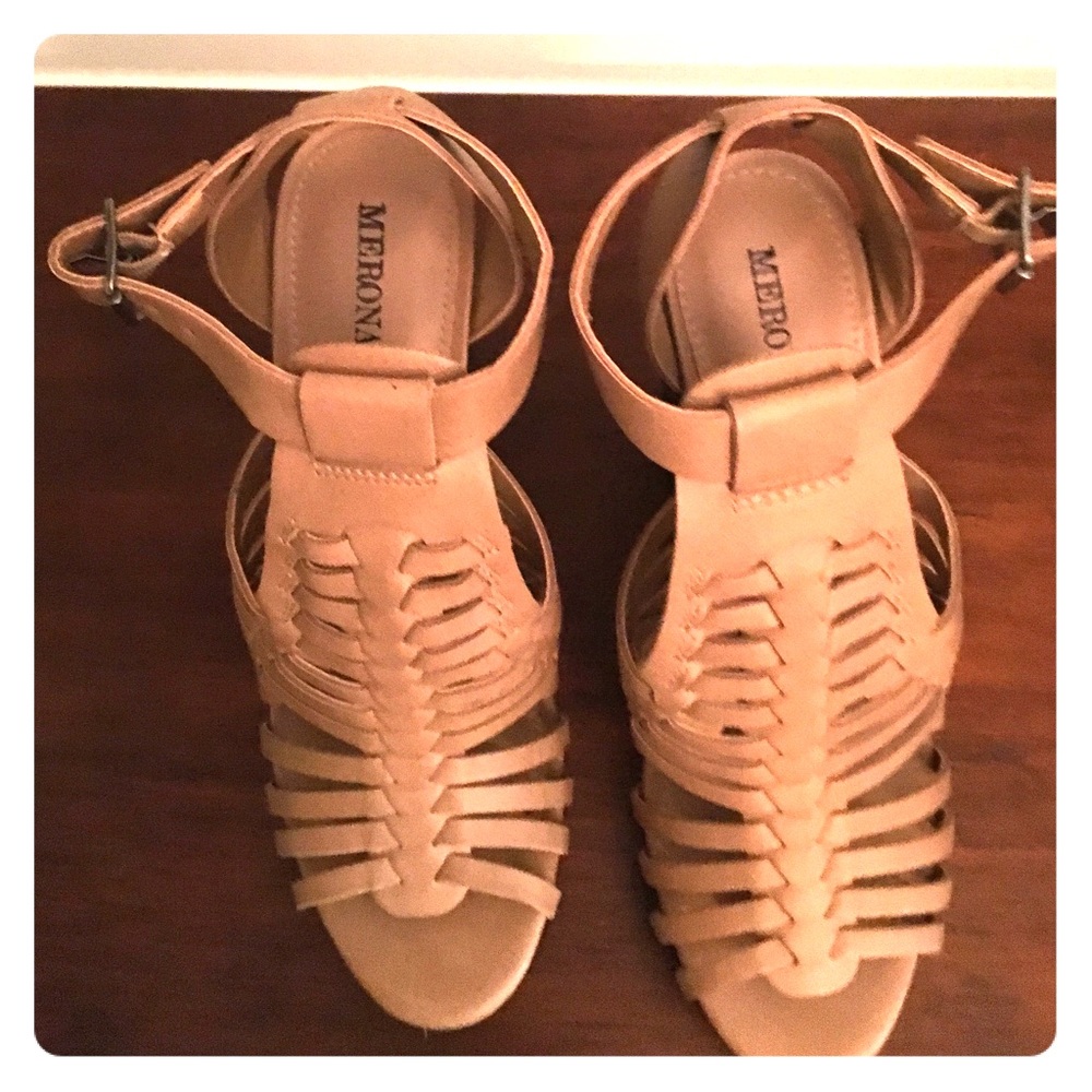 Brand new tan/brown Wedges