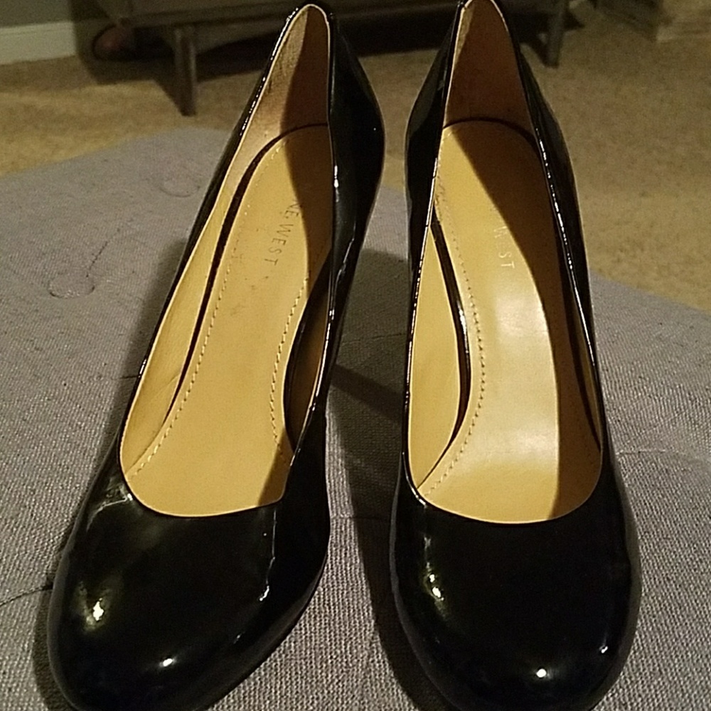 Patent leather rounded toe pumps, Nine West