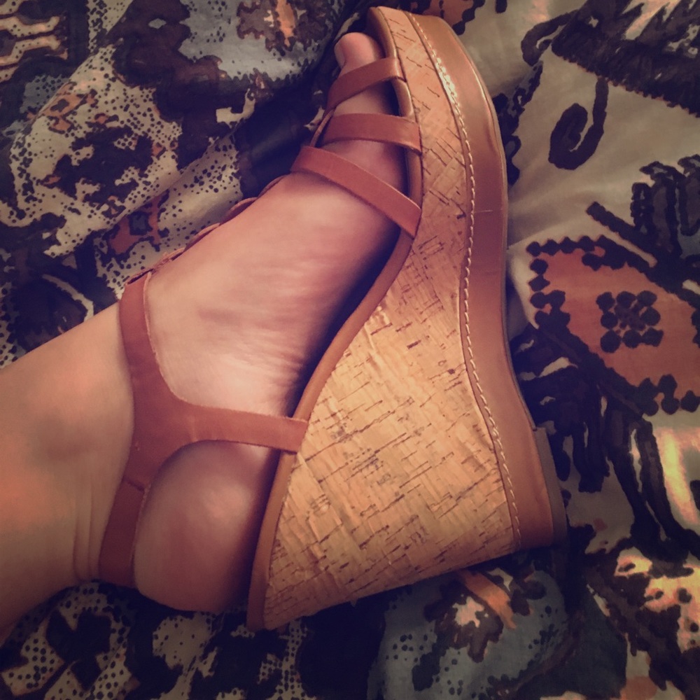 Cute brown wedges :)