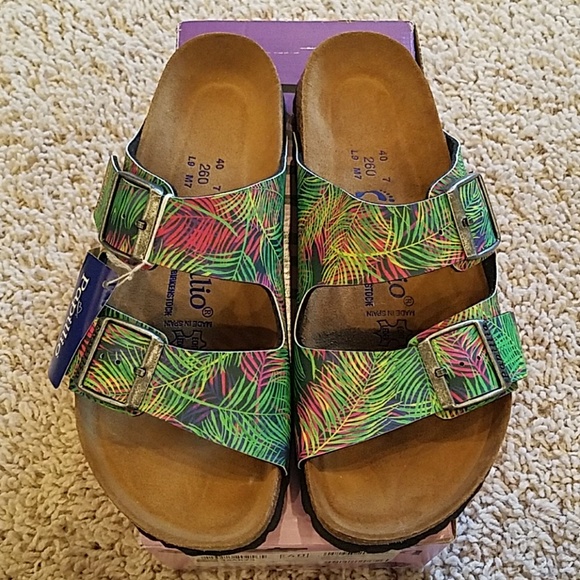 Shoes - Birkenstock Arizona Sandals. SZ 40/9. NWT