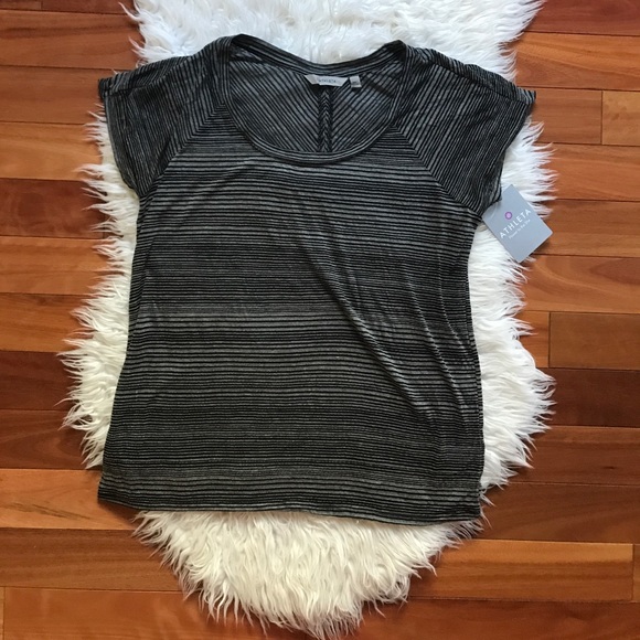 Athleta Tops - NWT Athleta illuminate Tee