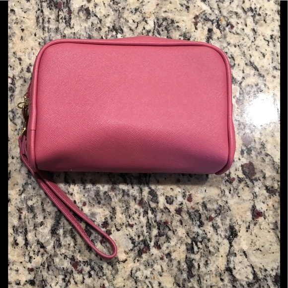 MICHAEL KORS TRAVEL WRISTLET - Picture 7 of 7