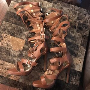 Gladiator heels 👠