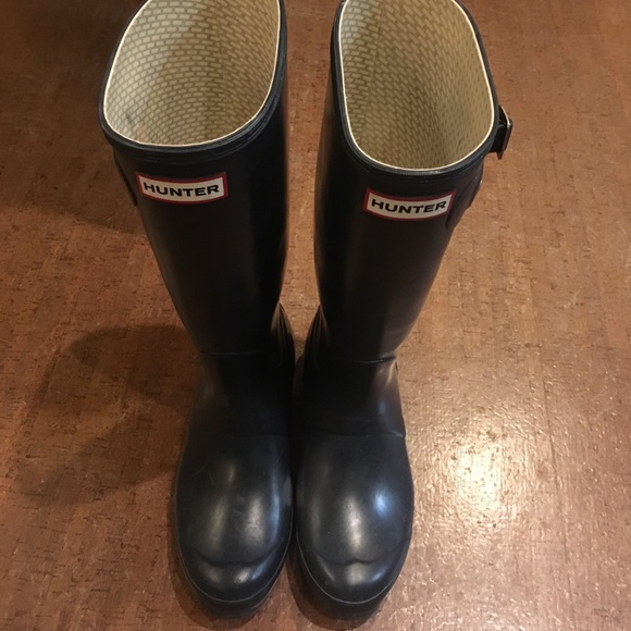 Hunter Boots *must purchase by 8/21* - Picture 1 of 4