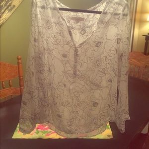 White floral blouse🌷